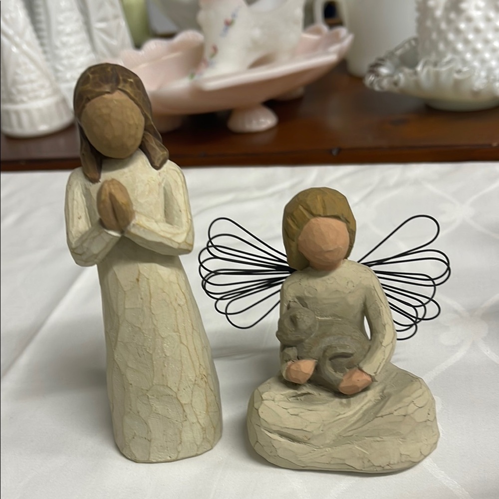 Willow Tree Figurines - Angel holding a cat and Woman in prayer
